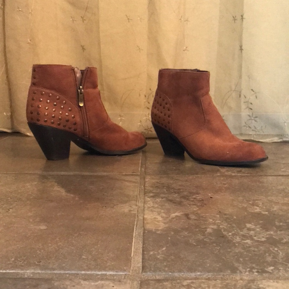 Sam and Libby, 7 1/2  light brown